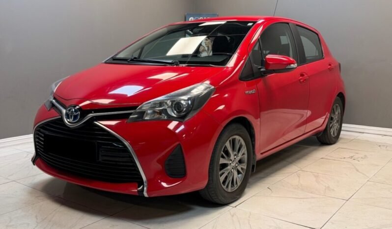 
Toyota Yaris Hybrid full									