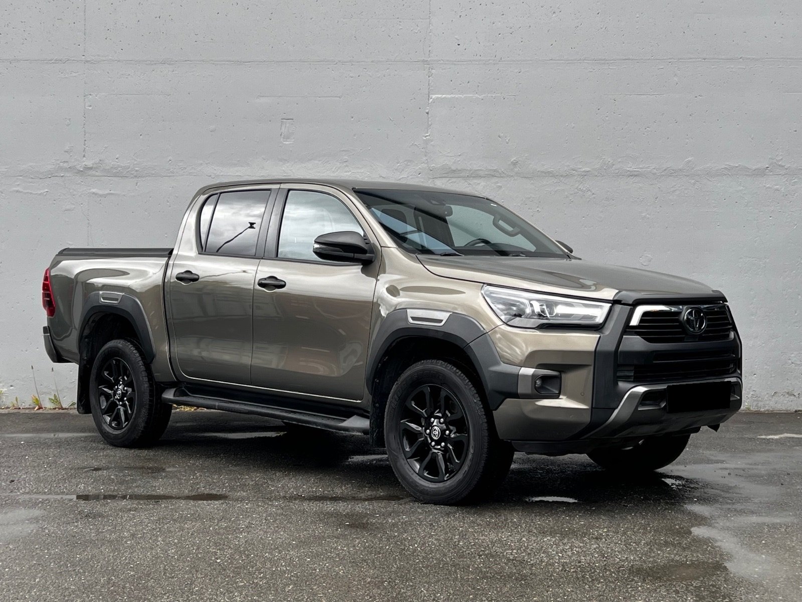Toyota Hilux 2.8 D-4D Invincible X SR+