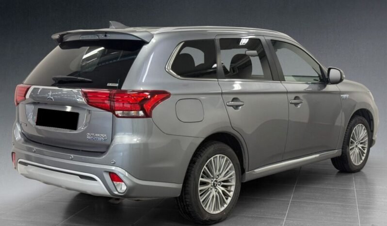 
Mitsubishi Outlander 2.4 224 ch 4×4 S-Edition full									