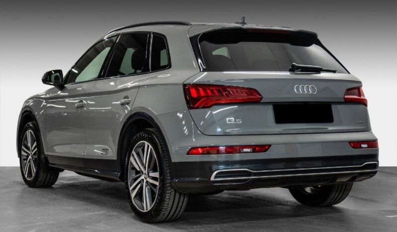 
Audi Q5 2.0 TDI S line full									