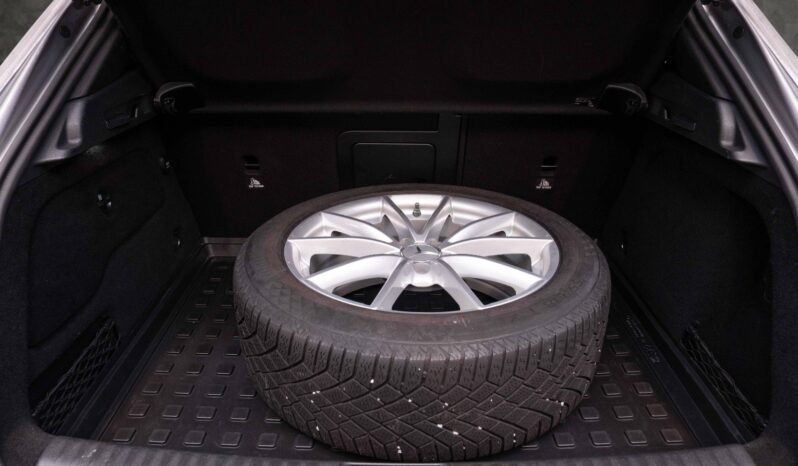 
Mercedes-Benz GLA 180 full									