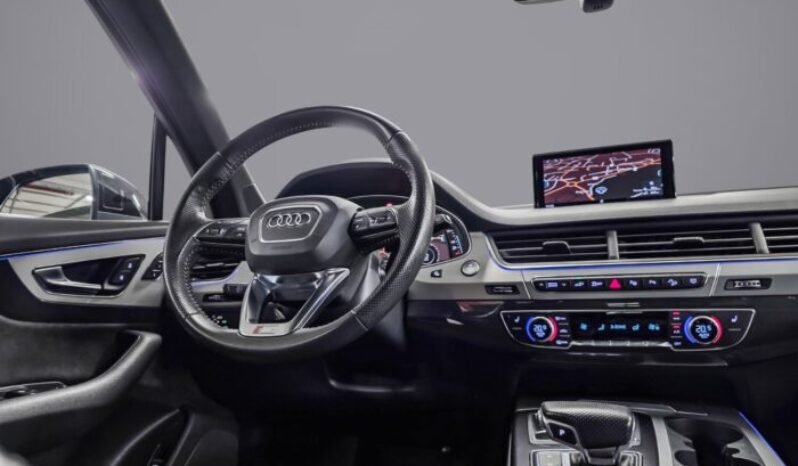 
Audi Q7 e-tron 3.0 TDI quattro S line full									
