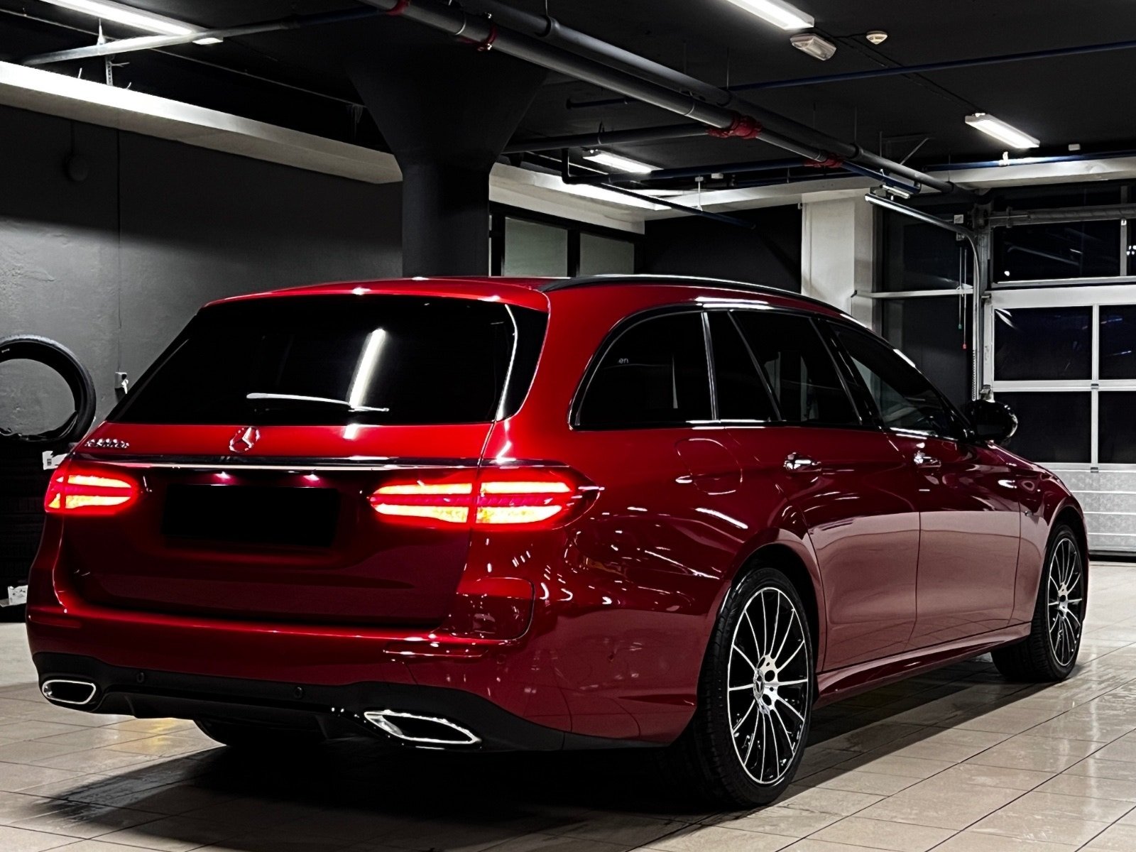 Mercedes-Benz E 300 de 4MATIC 2x AMG