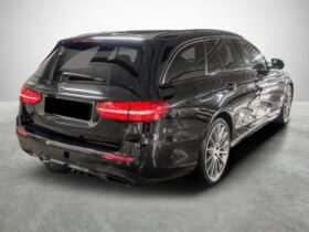 Mercedes-Benz E300 de 306 ch – 2× AMG