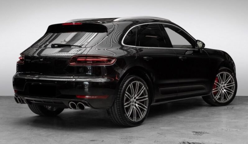 
Porsche Macan Turbo 3.6 V6 400 ch full									