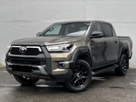 Toyota Hilux 2.8 D-4D Invincible X SR+
