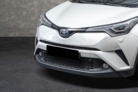 Toyota C-HR Hybrid Lounge Tech Bi-Tone
