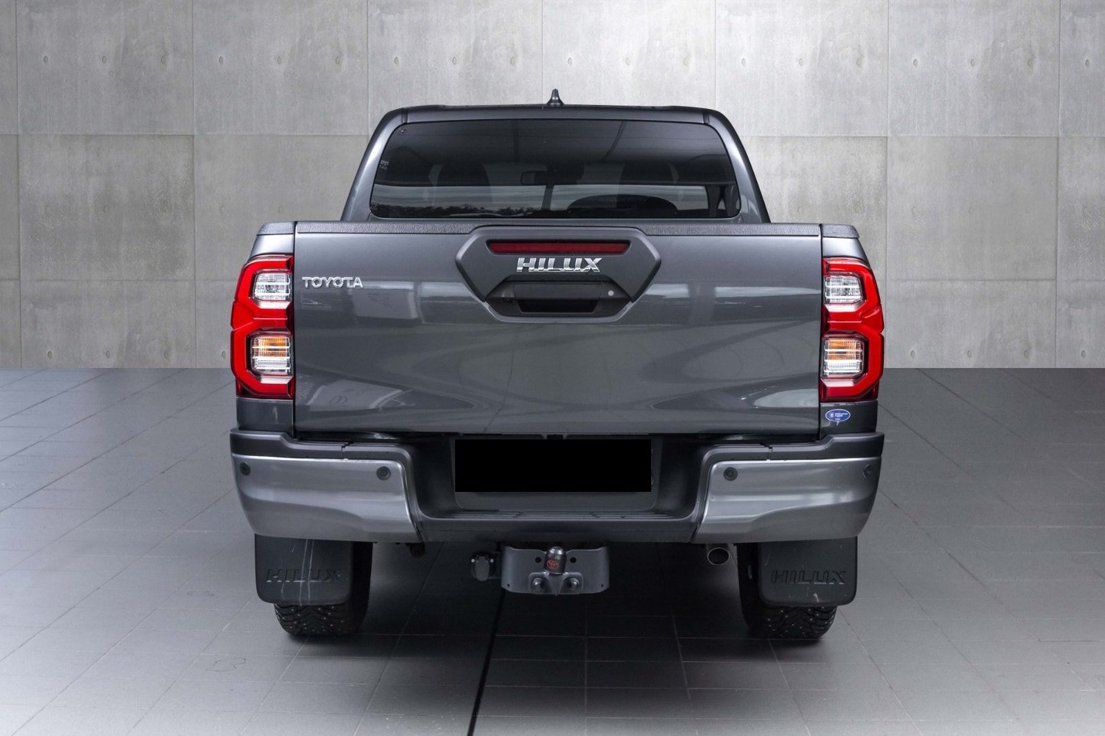 Toyota HiLux 2.8D 204 ch D-Cab 4WD SR+ Invincible X
