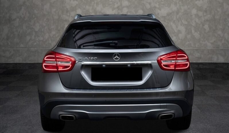 
Mercedes-Benz GLA 180 full									