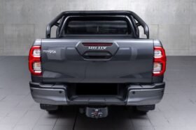 Toyota HiLux 2.8 D-4D 204 CH D-Cab 4WD SR+ Invincible X