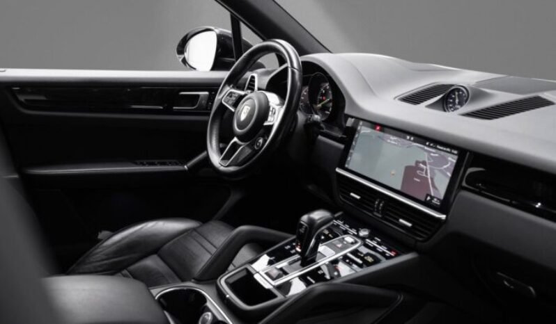 
Porsche Cayenne E-Hybrid full									
