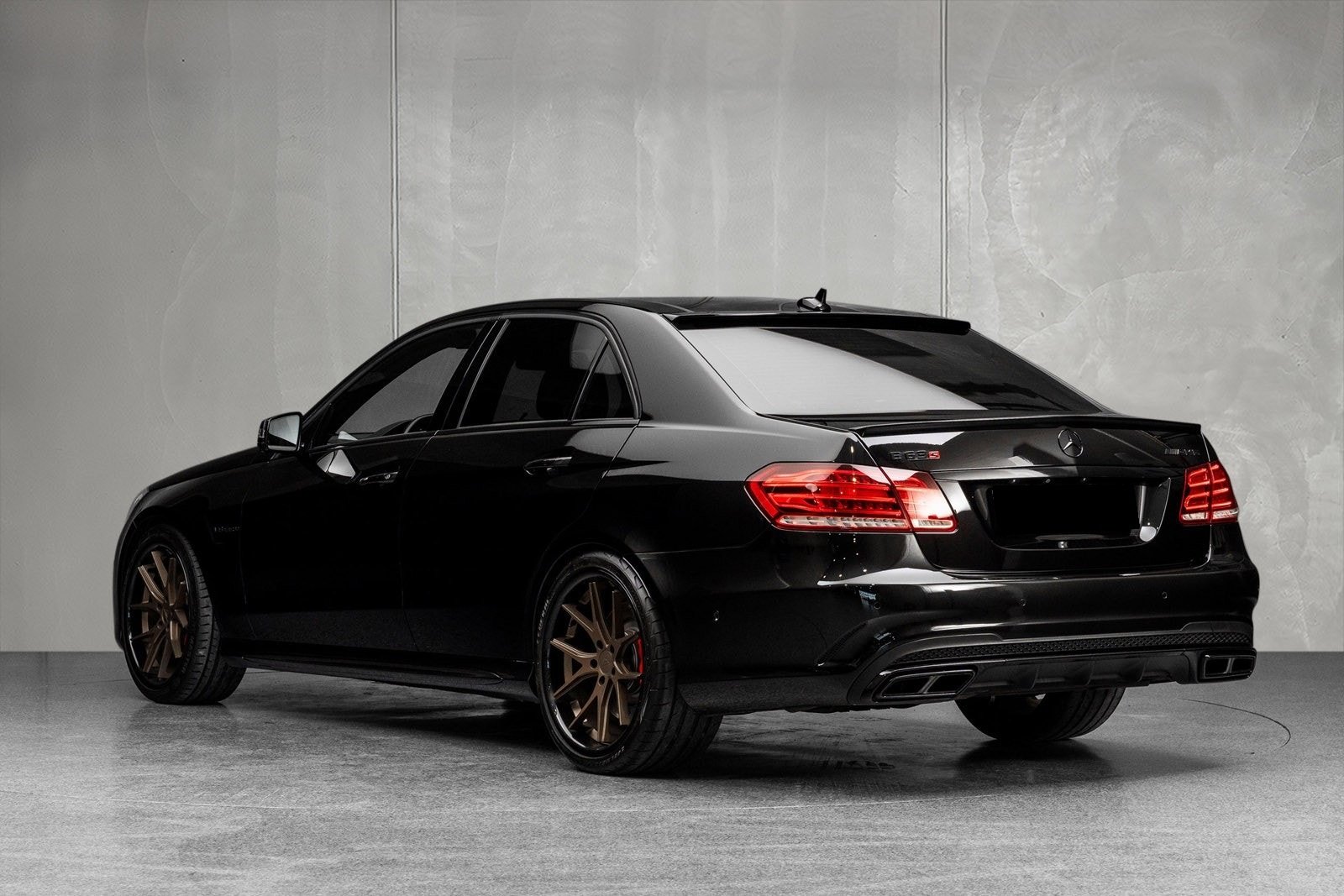 Mercedes-Benz E 63 S AMG 4MATIC Biturbo V8