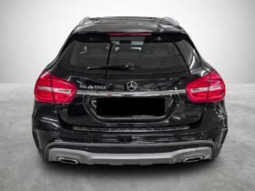 Mercedes-Benz GLA 180 AMG Line