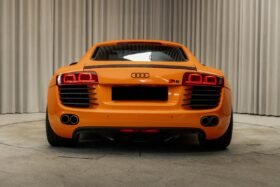 Audi R8 V8