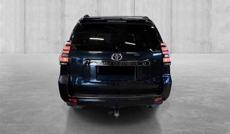
Toyota Land Cruiser 2.8 D-4D 204 ch VX Black Edition full									