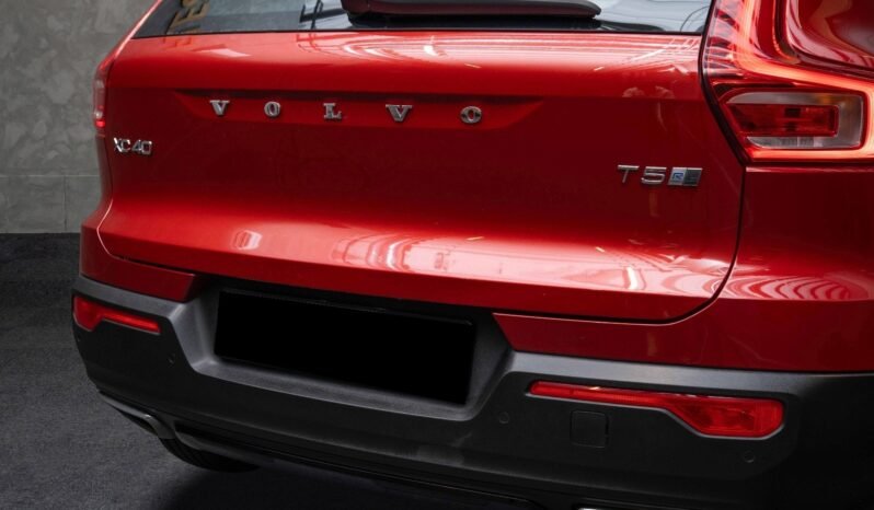 
Volvo XC40 T5 Twin Engine R-Design full									
