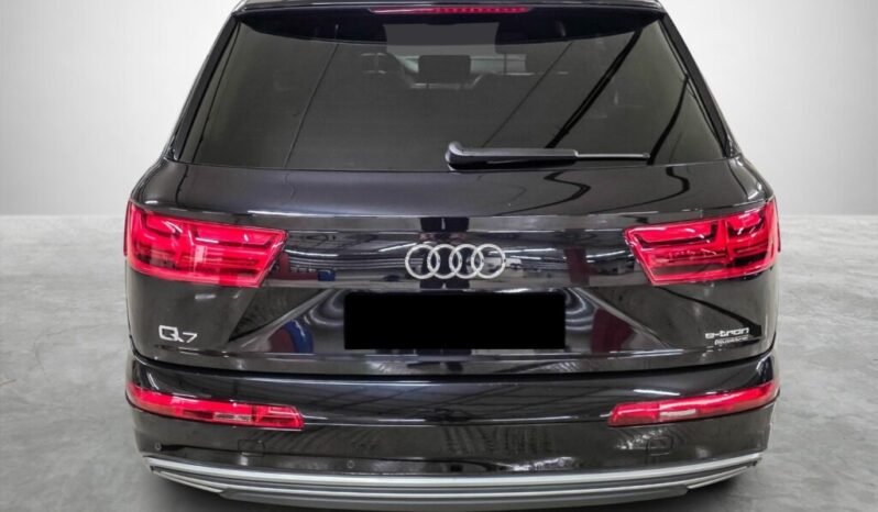 
Audi Q7 e-tron 3.0 TDI quattro S line full									