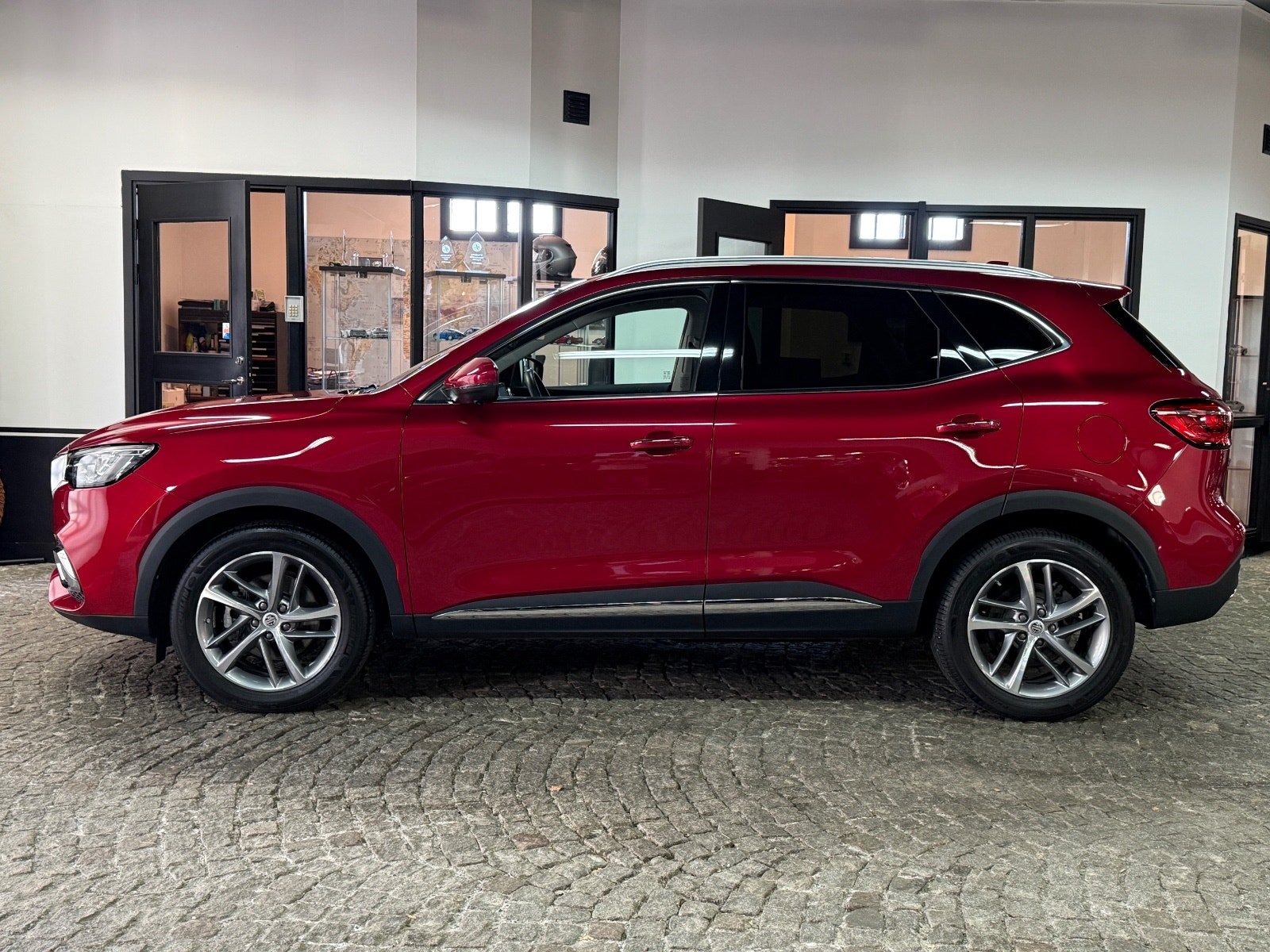 MG EHS Trophy Luxury Plug-in Hybrid