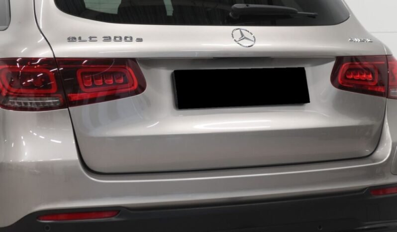 
Mercedes-Benz GLC 300 e AMG full									