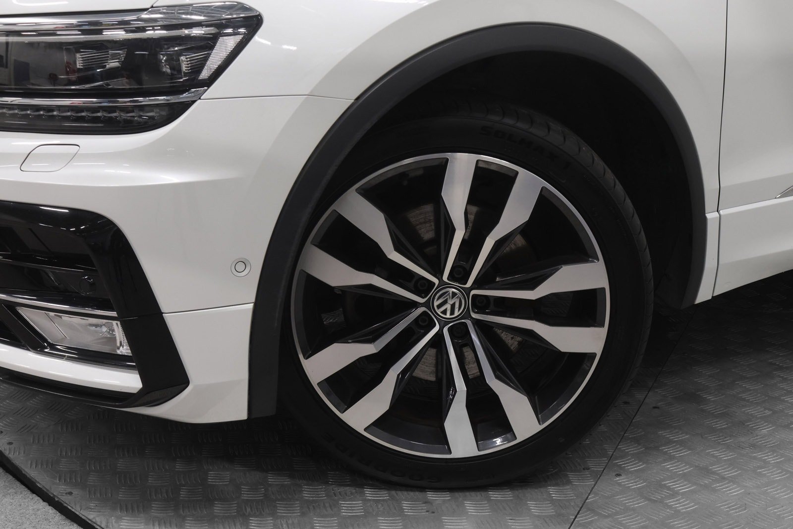 Volkswagen Tiguan 2.0 TSI 180 ch 4M DSG Highline R-Line