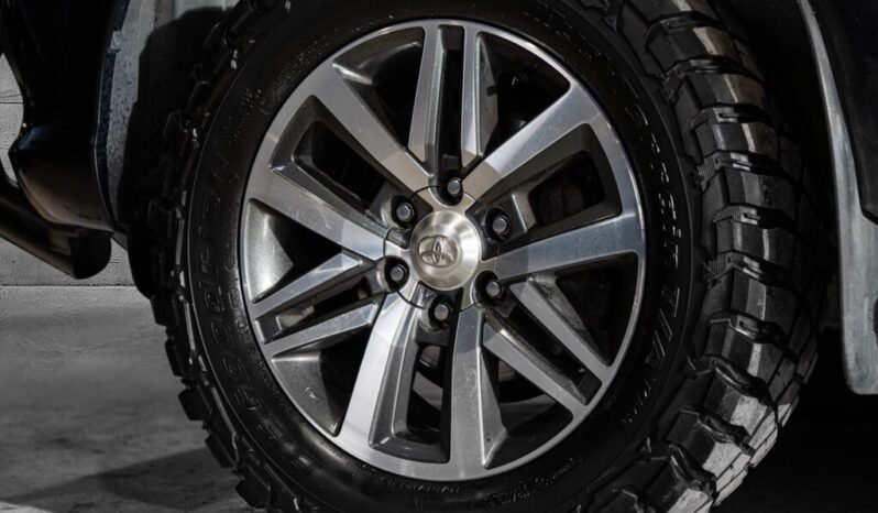
Toyota Hilux D-Cab 2.4 D-4D 150 ch full									