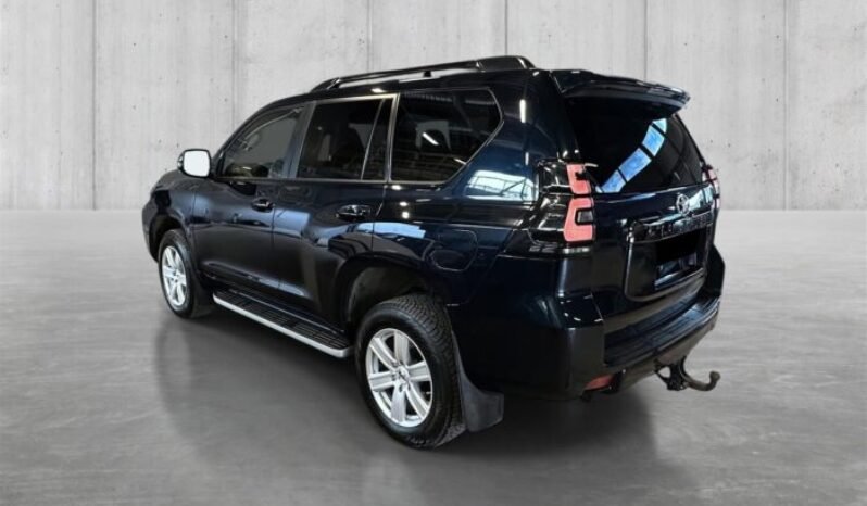 
Toyota Land Cruiser 2.8 D-4D 204 ch VX Black Edition full									