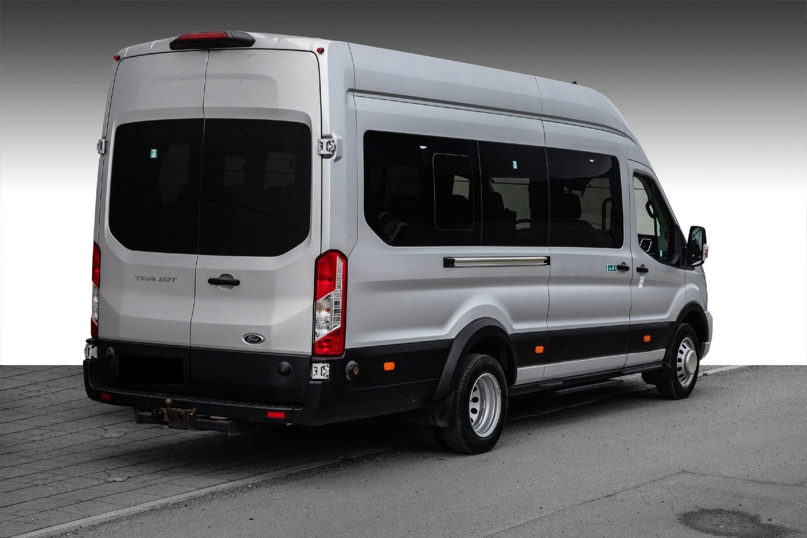 Ford Transit Minibus 2.0 TDCi 170 ch – 17 places