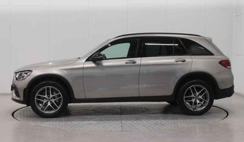 
Mercedes-Benz GLC 300 e AMG full									