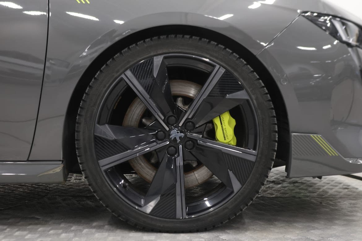 Peugeot 508 PSE (Peugeot Sport Engineered) Plug-in Hybrid