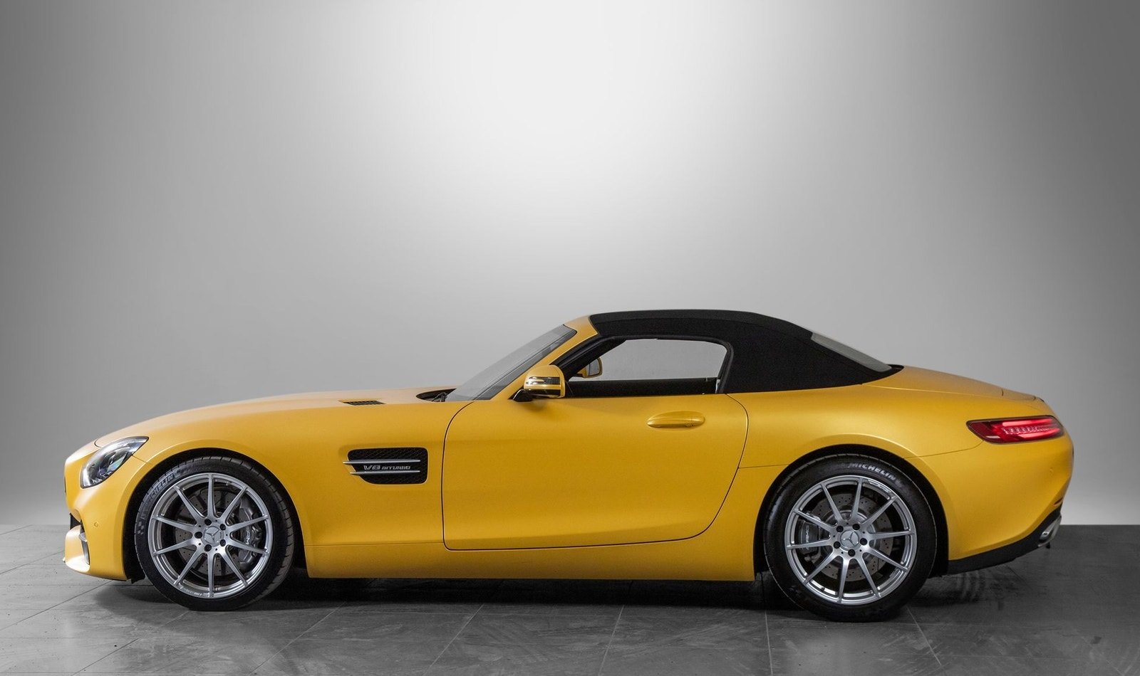 Mercedes-Benz AMG GT Roadster