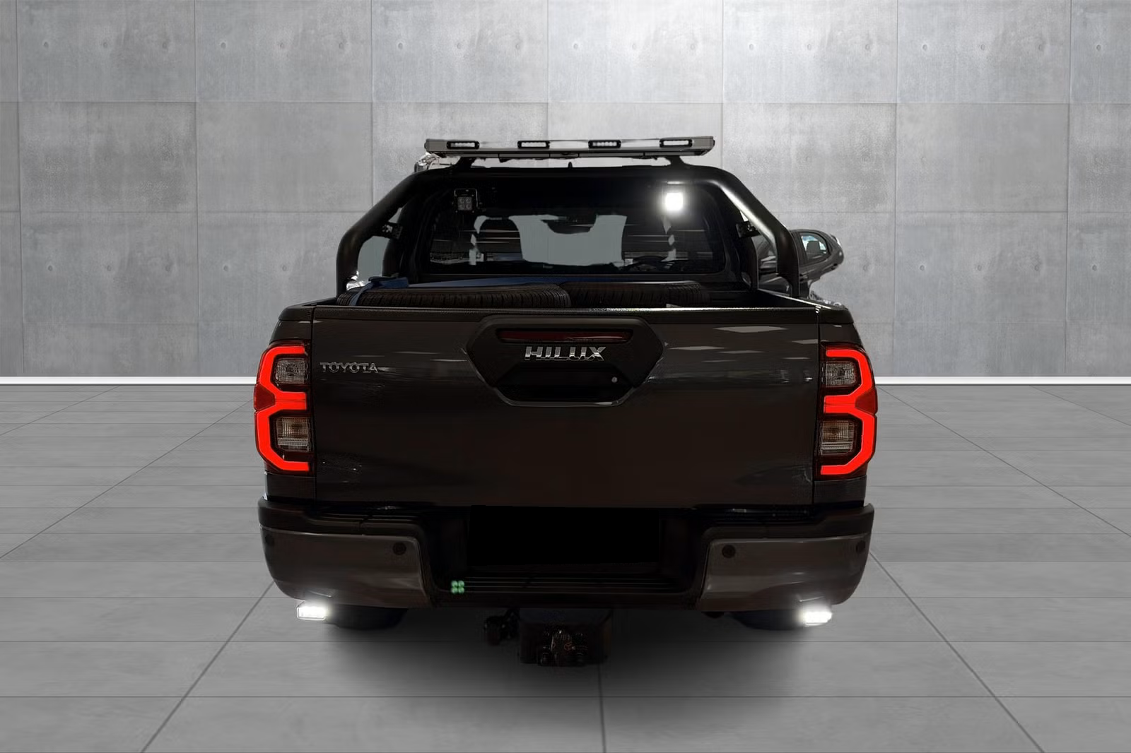 TOYOTA HILUX SOMNY TOPPMODELL SKINN BREDLAST 204 CH 2025 — NEUF 39 KM