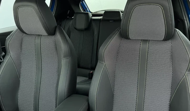 
PEUGEOT 208 GT Hybrid 110 e-DCS6 full									