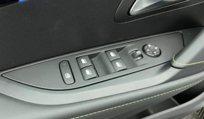 
PEUGEOT 208 GT Hybrid 110 e-DCS6 full									