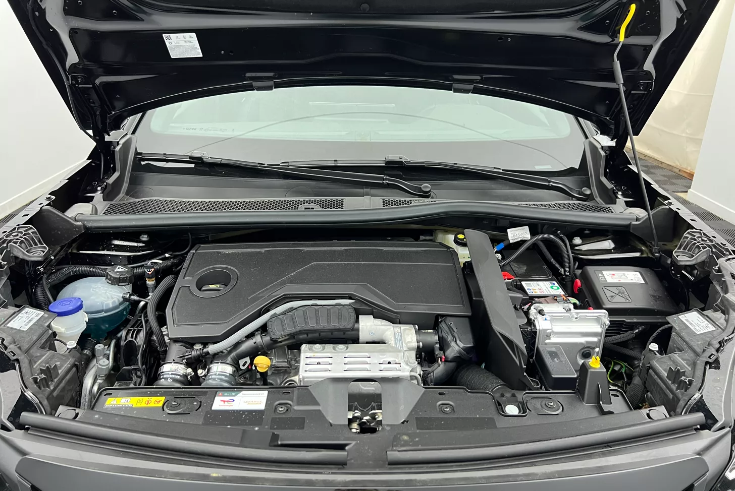 PEUGEOT 2008 Allure Hybrid 145 e-DCS6