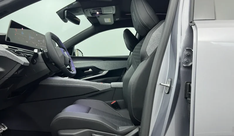 
PEUGEOT 3008 GT Hybrid 145 e-DCS6 full									