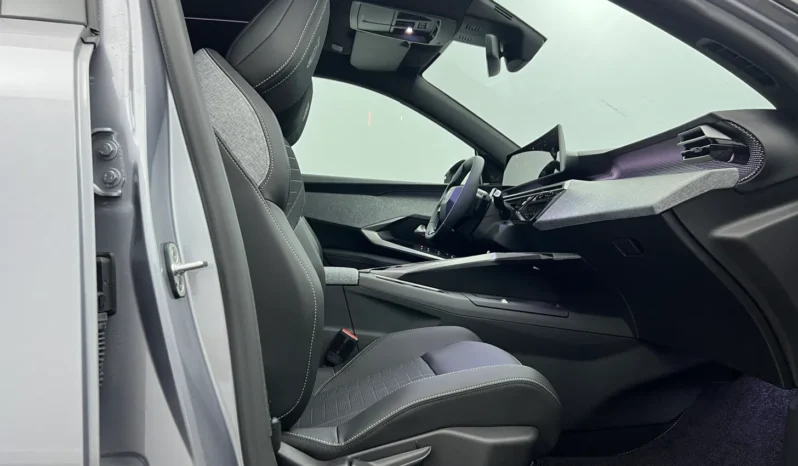 
PEUGEOT 3008 GT Hybrid 145 e-DCS6 full									