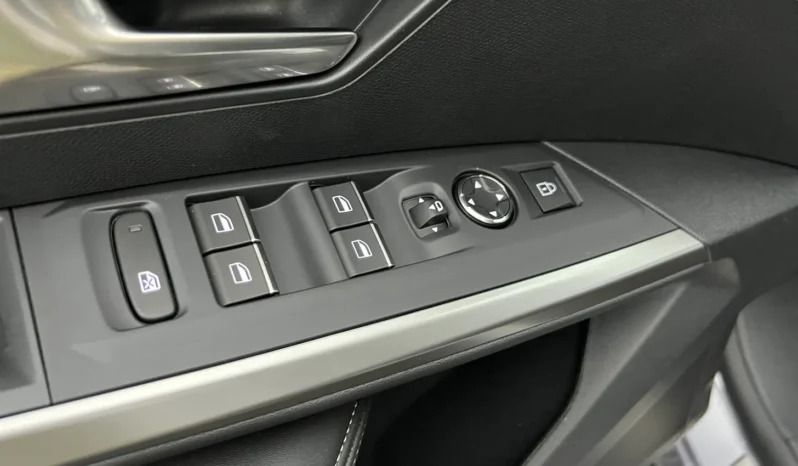 
PEUGEOT 3008 GT Hybrid 145 e-DCS6 full									