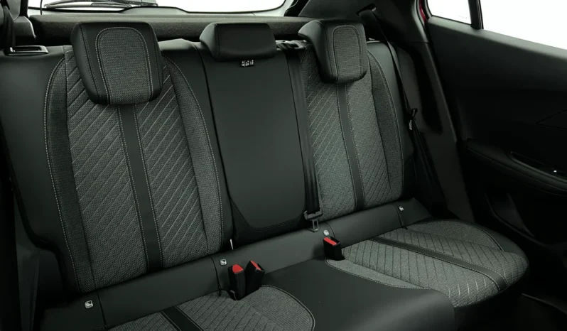
PEUGEOT 2008 GT Hybrid 145 e-DCS6 full									