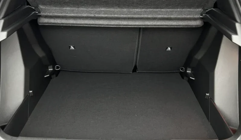 
PEUGEOT 2008 GT Hybrid 145 e-DCS6 full									