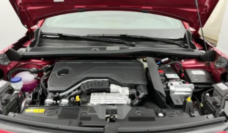 
PEUGEOT 2008 GT Hybrid 145 e-DCS6 full									
