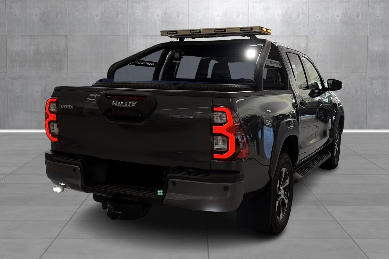 TOYOTA HILUX SOMNY TOPPMODELL SKINN BREDLAST 204 CH 2025 — NEUF 39 KM