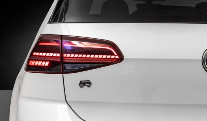 
Volkswagen Golf VII R Facelift 310 ch 4Motion full									