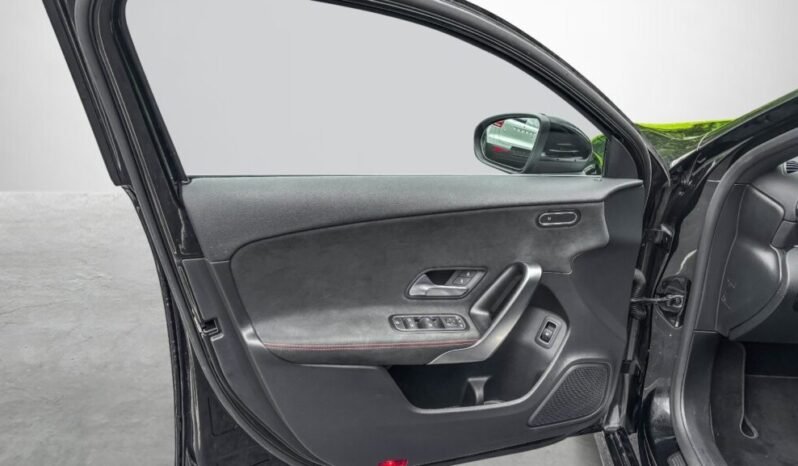 
Mercedes-Benz A 250 e 2x AMG full									
