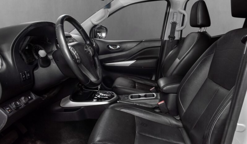
Nissan Navara 2.3 dCi 190 ch Double Cab full									