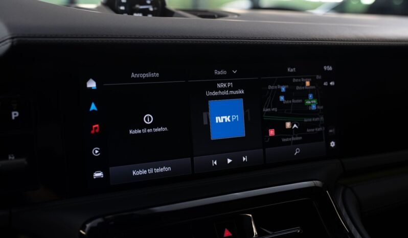 
Porsche Panamera E-Hybrid full									