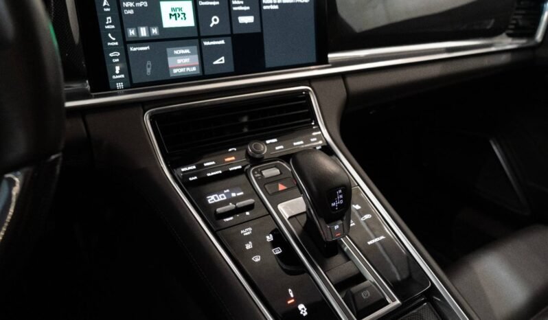
Porsche Panamera Turbo S E-Hybrid full									
