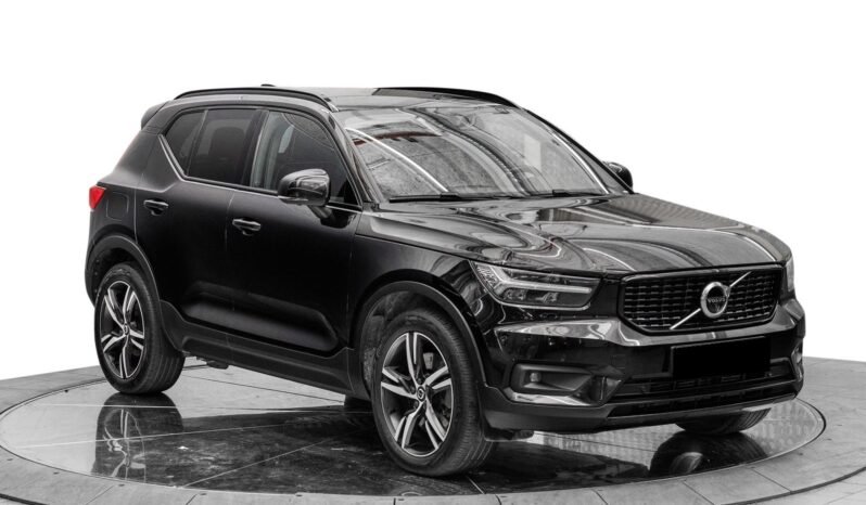 
Volvo XC40 T5 Recharge R-Design full									