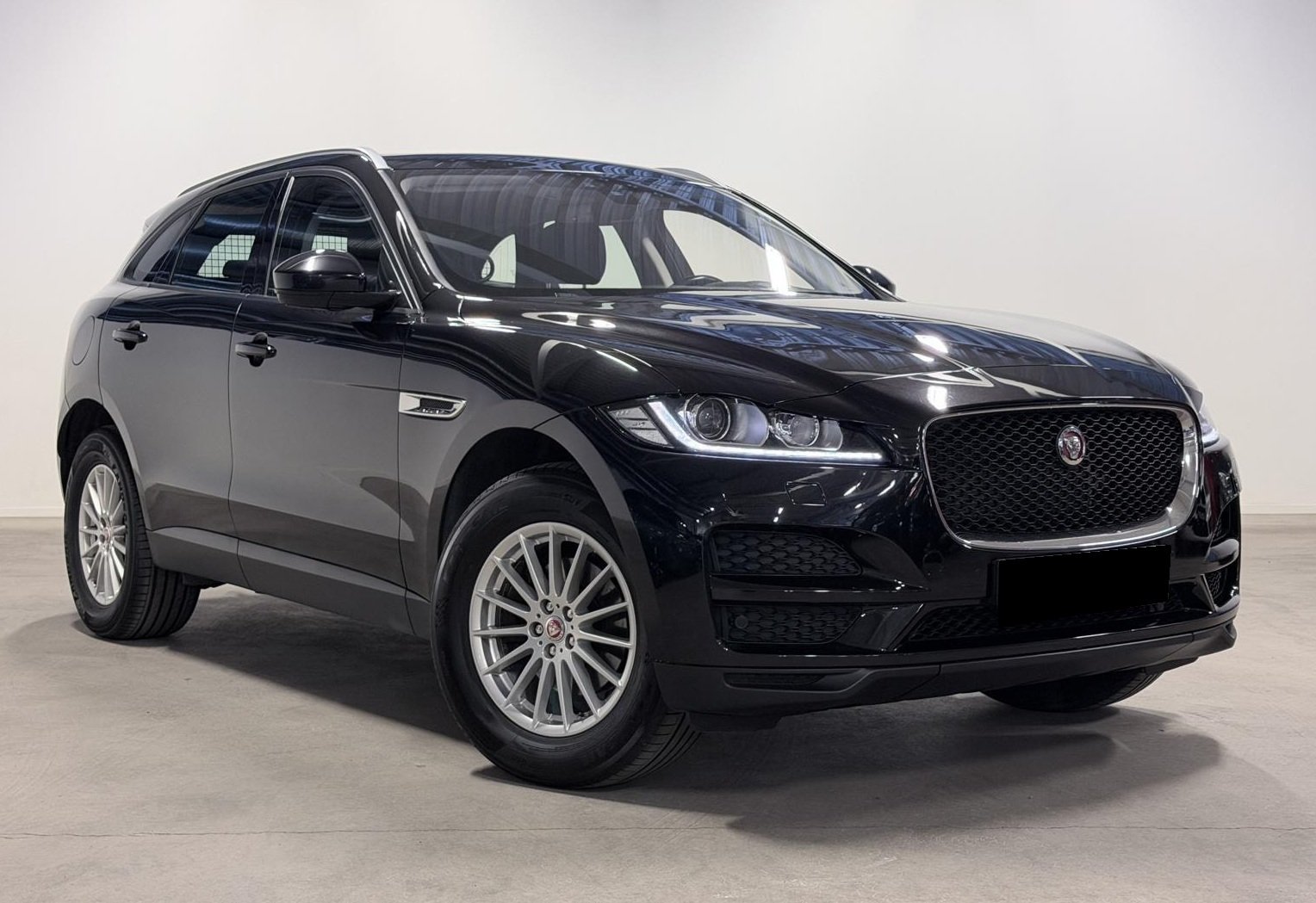 Jaguar F-PACE 2.0d AWD 180 CH Automatique