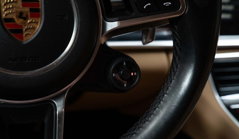 
Porsche Panamera 4 E-Hybrid full									