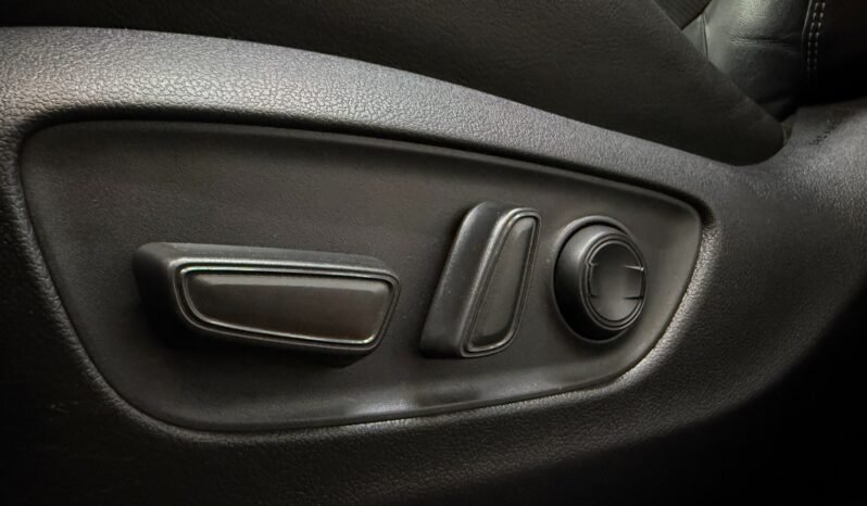 
Toyota RAV4 Executive Hybrid full									